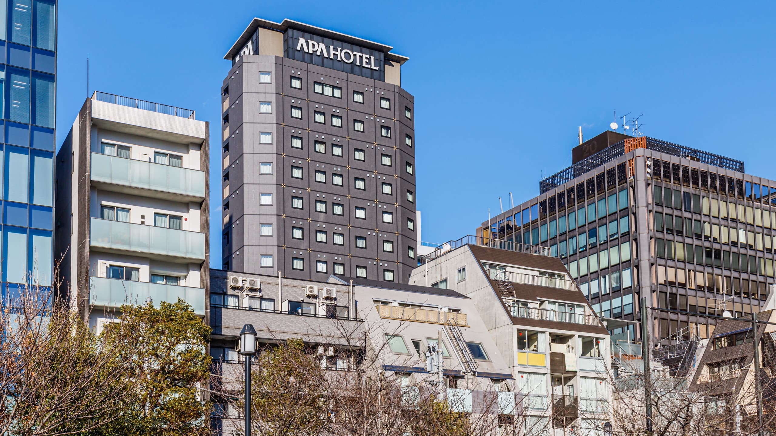 アパホテル〈新橋　虎ノ門〉２０２６年５月リニューアルの外観（楽天トラベル提供）