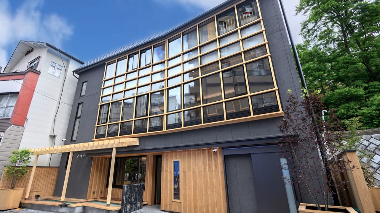 湯川テラスの外観（楽天トラベル提供）